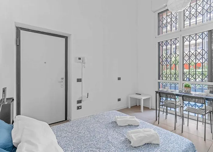 Cos54 - Exclusive With Garden In Milan